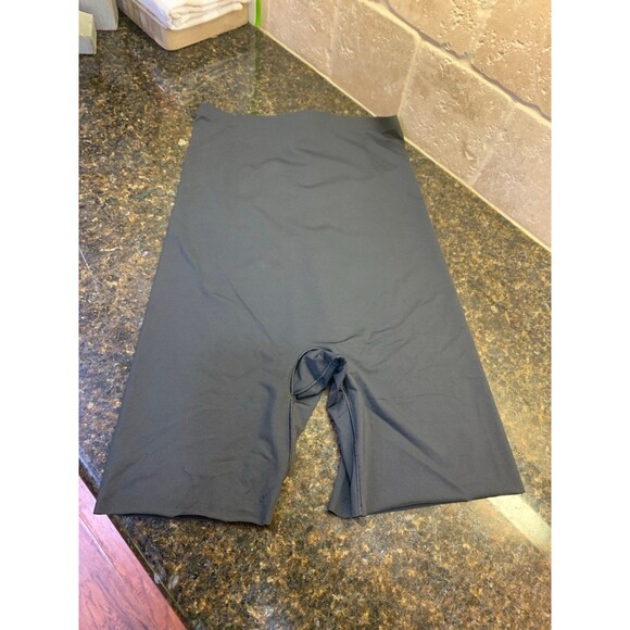 Spanx High Waist Mid Thigh Shaper Short Size 1X Like New - Picture 4 of 9